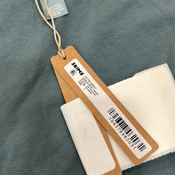 SKIMS COTTON JERSEY LONG SLEEVE T-SHIRT kyanite - Picture 3 of 4